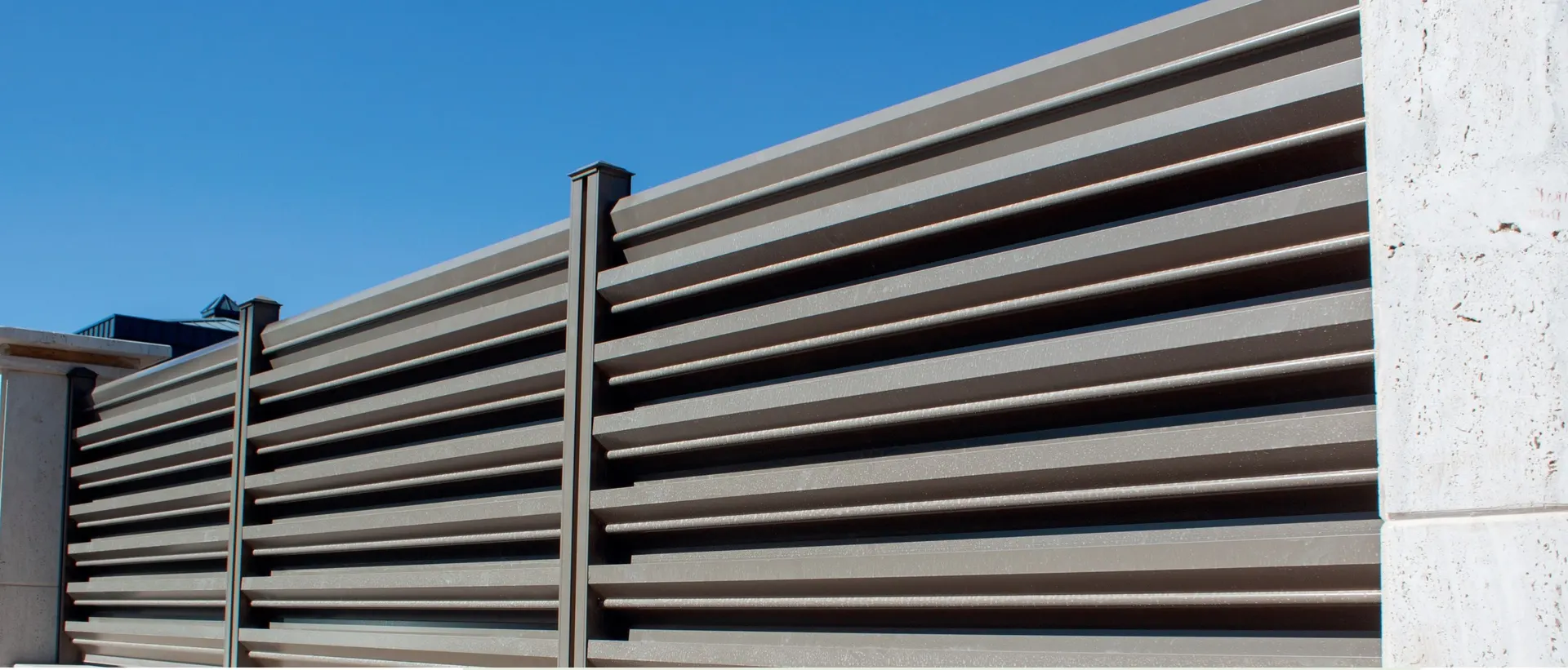 Z Series — Horizontal Slat Fence